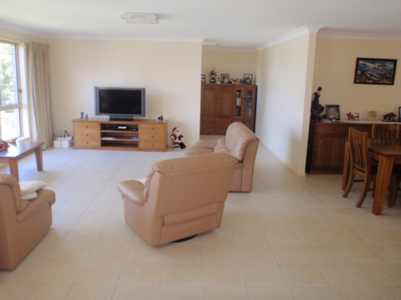 32 Basin View Parade, Basin View NSW 2540