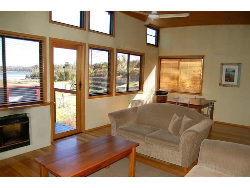 6 Caulfiled Parade, Old Erowal Bay NSW 2540