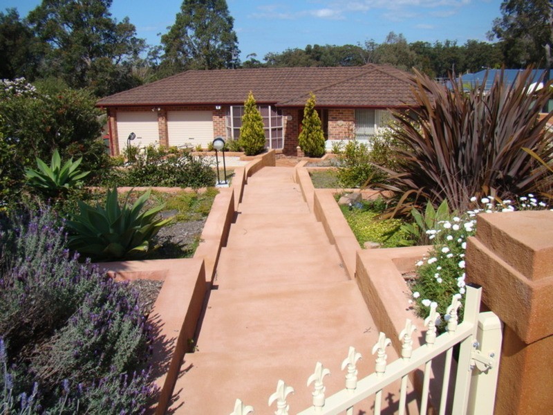 17 Durnford Place, St Georges Basin NSW 2540