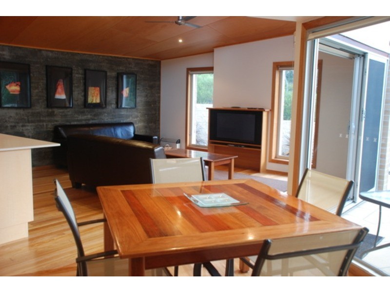 27 Silver Strand, Hyams Beach NSW 2540