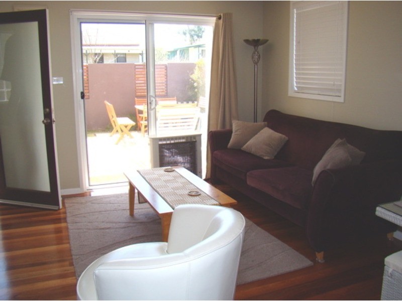 2/6 Morton Street, Huskisson NSW 2540