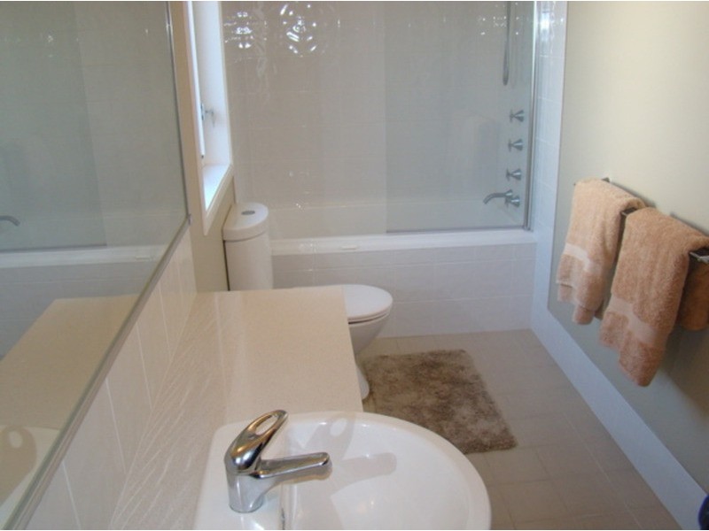 2/6 Morton Street, Huskisson NSW 2540