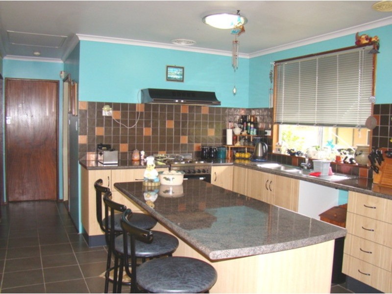 18 Bruce Street, St Georges Basin NSW 2540