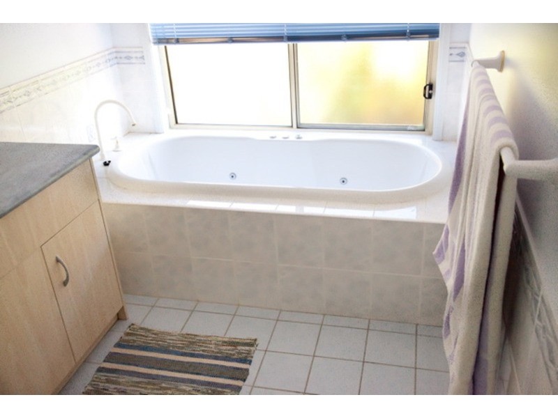 9 Maxwell Crescent, Sanctuary Point NSW 2540
