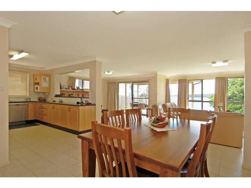 32 Basin View Parade, Basin View NSW 2540