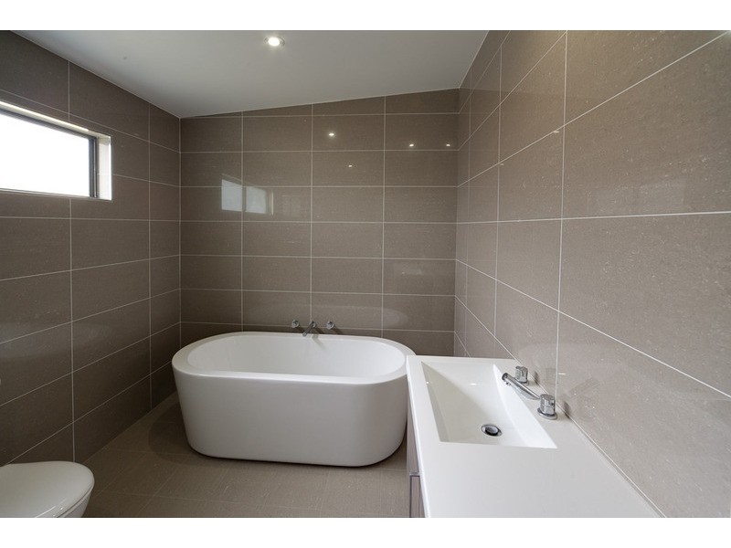 3 Elizabeth Drive, Vincentia NSW 2540