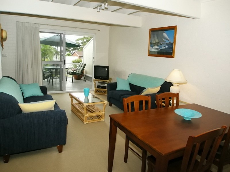 2/2 Caroline Street, Vincentia NSW 2540