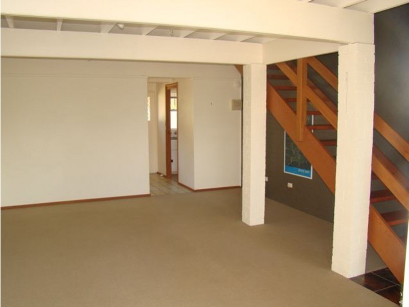 2/2 Caroline Street, Vincentia NSW 2540