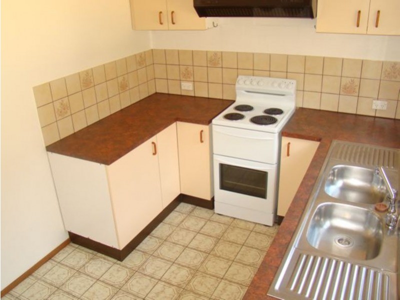 2/2 Caroline Street, Vincentia NSW 2540