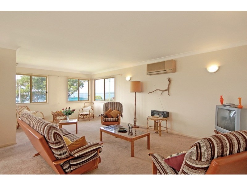 67 Cyrus Street, Hyams Beach NSW 2540