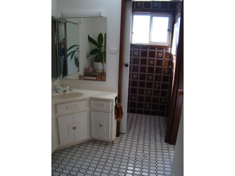 25 Lachlan Crescent, St Georges Basin NSW 2540