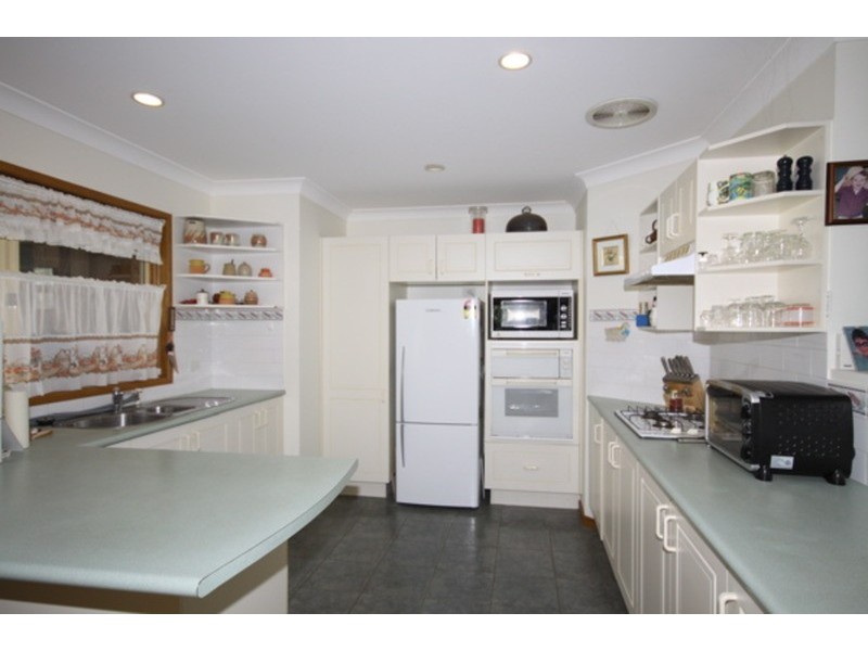 22 Claylands Drive, St Georges Basin NSW 2540