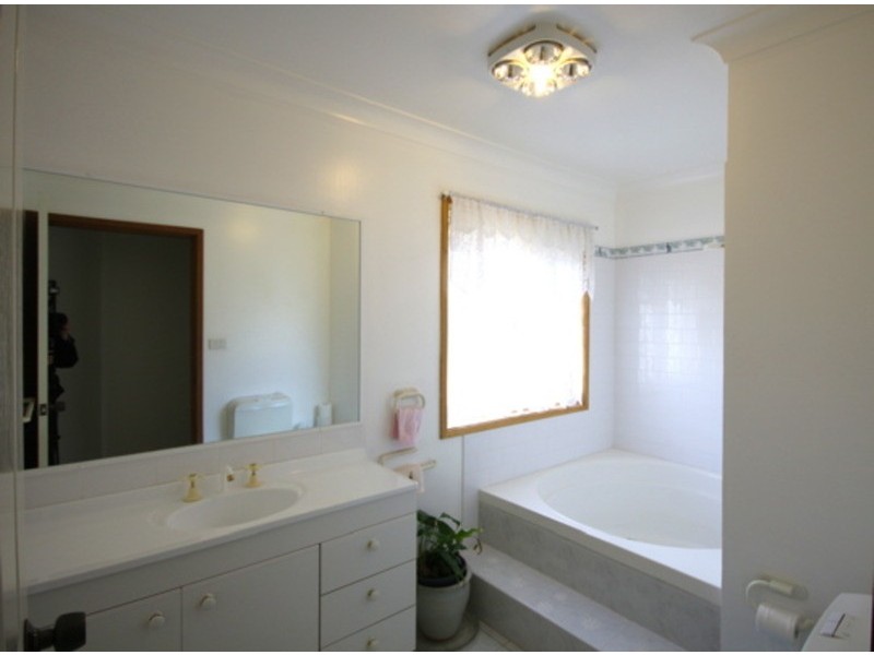 22 Claylands Drive, St Georges Basin NSW 2540