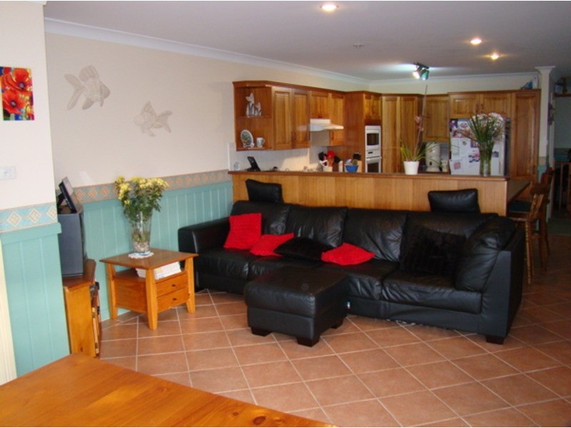 6 Whitshed Place, Vincentia NSW 2540