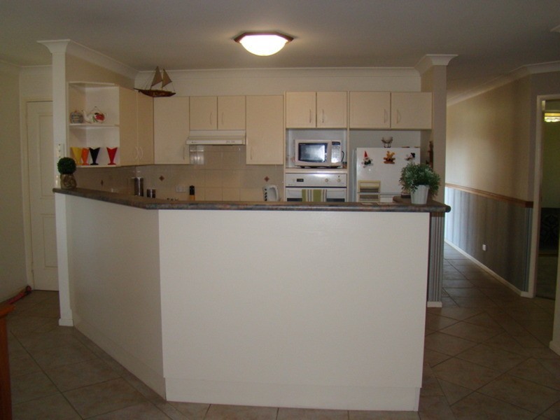 1 Graham Avenue, St Georges Basin NSW 2540