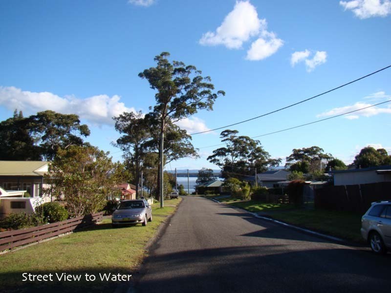 1 Graham Avenue, St Georges Basin NSW 2540