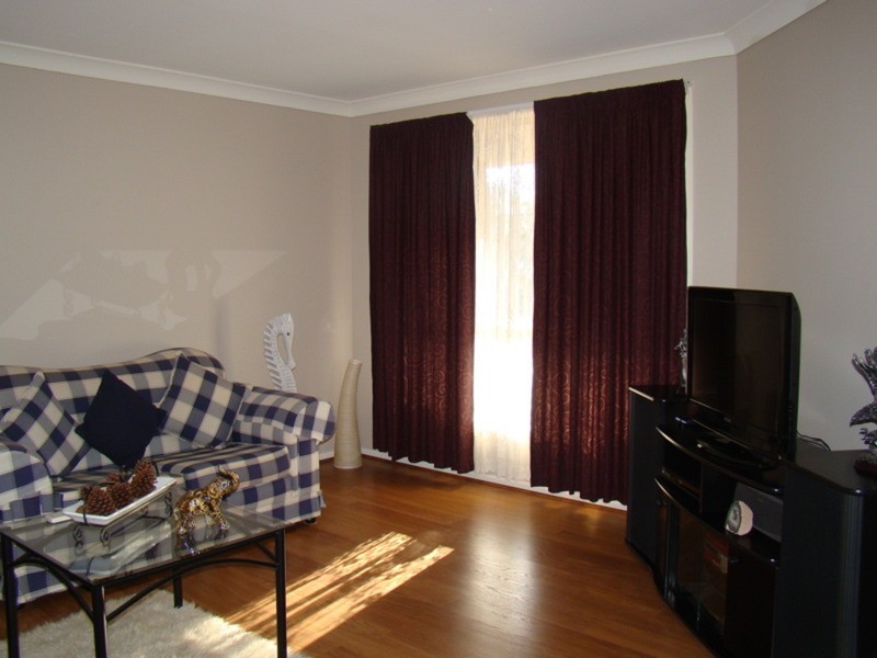1 Graham Avenue, St Georges Basin NSW 2540