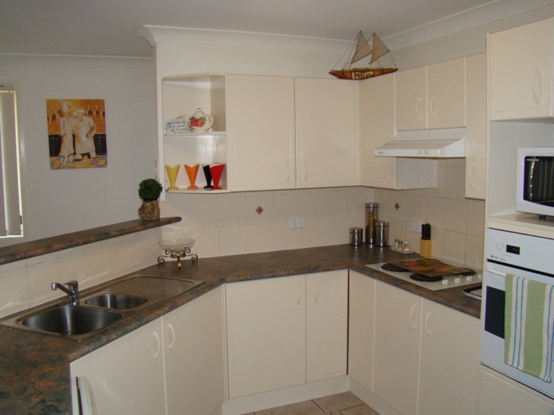 1 Graham Avenue, St Georges Basin NSW 2540