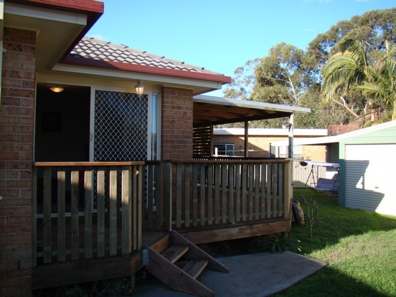 1 Graham Avenue, St Georges Basin NSW 2540