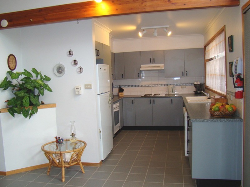 8 Albion Street, Sanctuary Point NSW 2540