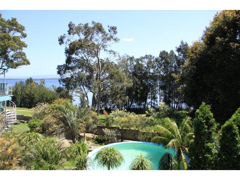 212 Loralyn  Avenue, Sanctuary Point NSW 2540