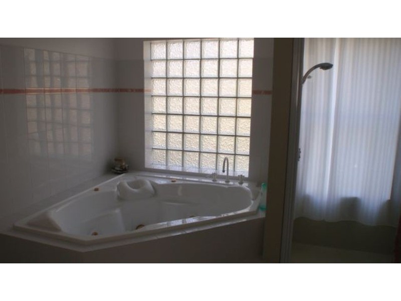 2 Louisa Grove, Vincentia NSW 2540