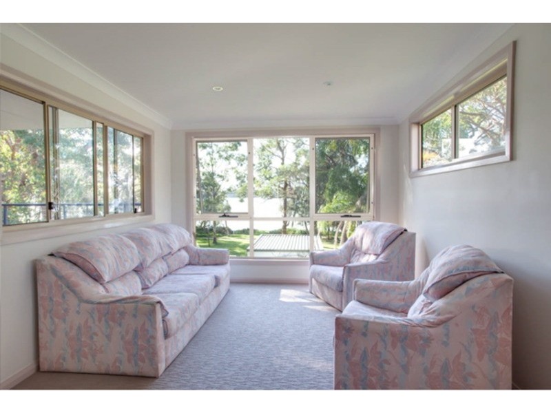 215 Walmer Avenue, Sanctuary Point NSW 2540