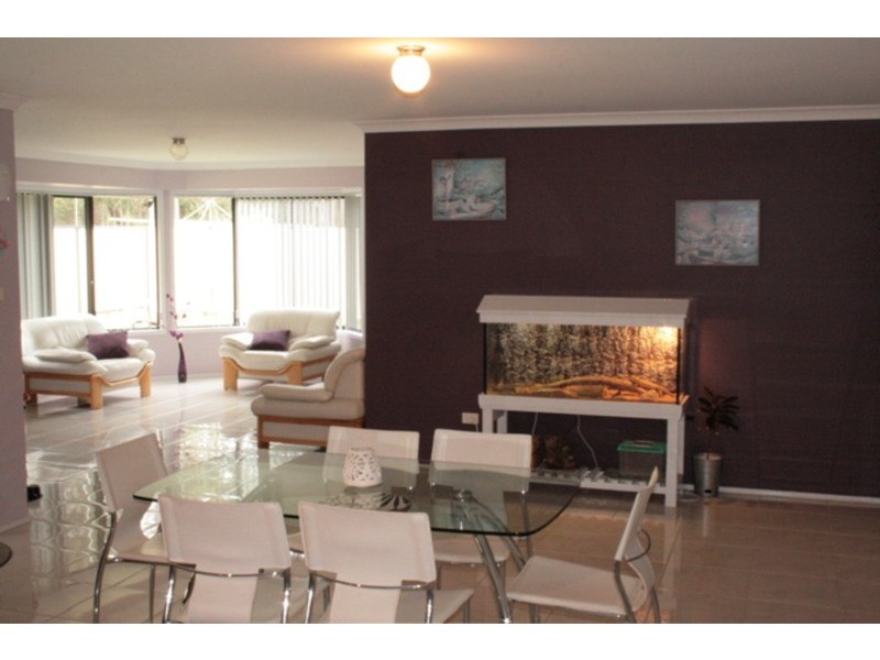 4 Keevill Brae, St Georges Basin NSW 2540