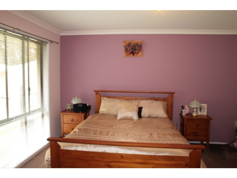 4 Keevill Brae, St Georges Basin NSW 2540