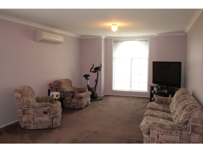 4 Keevill Brae, St Georges Basin NSW 2540