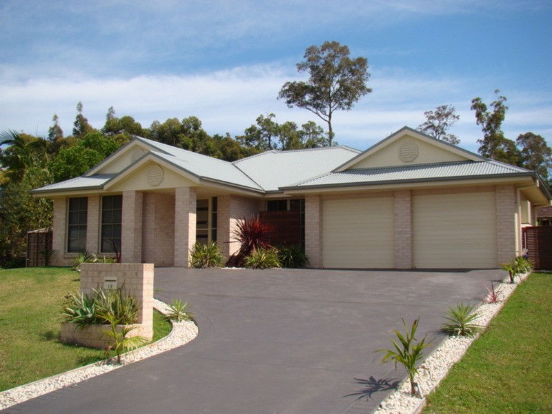 10 Moroney  Avenue, St Georges Basin NSW 2540