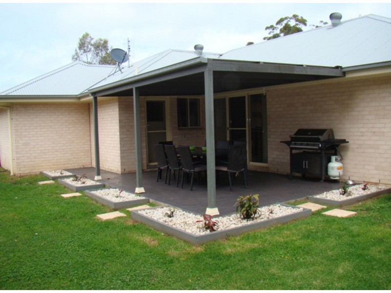 10 Moroney  Avenue, St Georges Basin NSW 2540