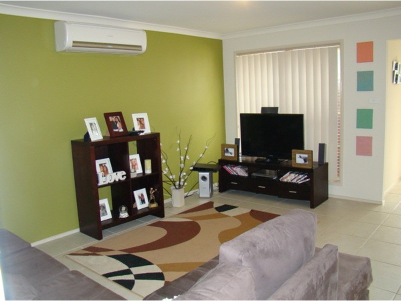 10 Moroney  Avenue, St Georges Basin NSW 2540
