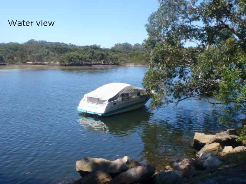 8 Coulon  Street, Woollamia NSW 2540