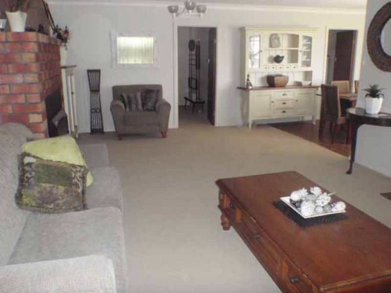 8 Coulon  Street, Woollamia NSW 2540