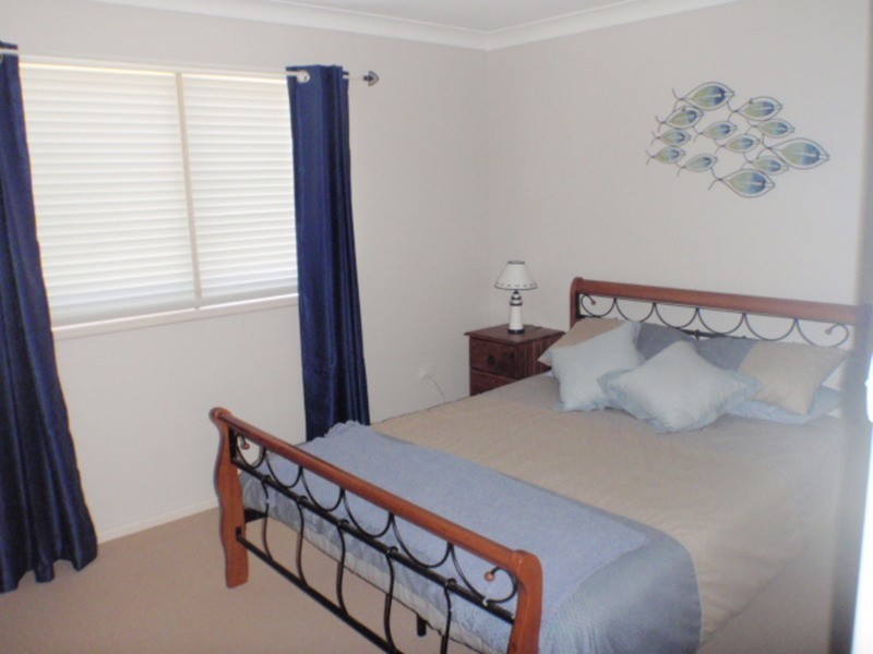 8 Coulon  Street, Woollamia NSW 2540