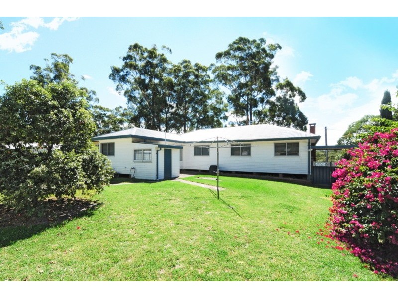 8 Coulon  Street, Woollamia NSW 2540