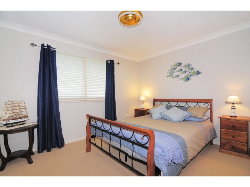 8 Coulon  Street, Woollamia NSW 2540