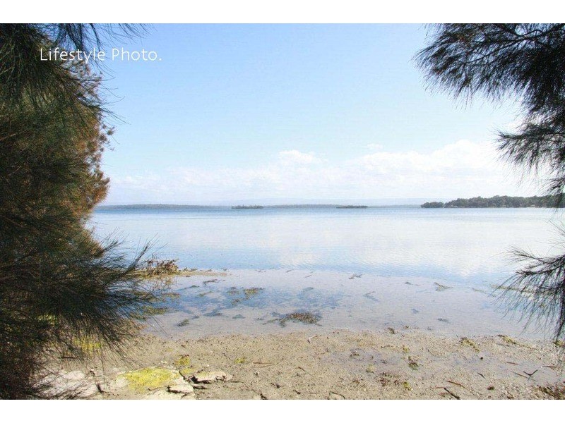 211 Loralyn  Avenue, Sanctuary Point NSW 2540