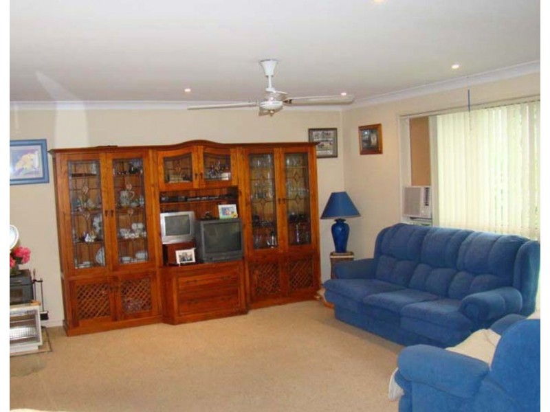 31 Streamside Street, Woollamia NSW 2540