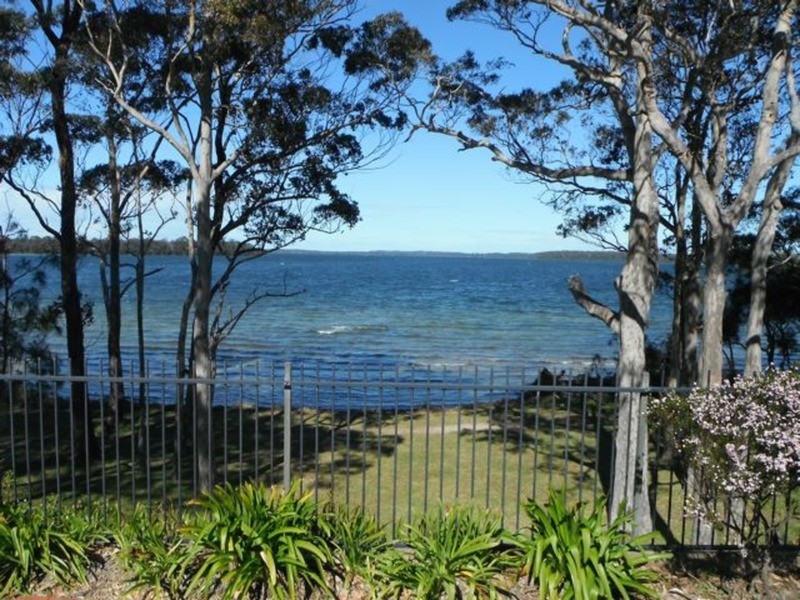 13 Walmer  Avenue, Sanctuary Point NSW 2540