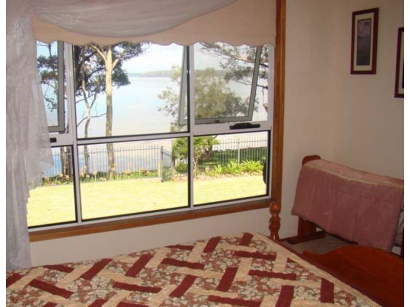 13 Walmer  Avenue, Sanctuary Point NSW 2540