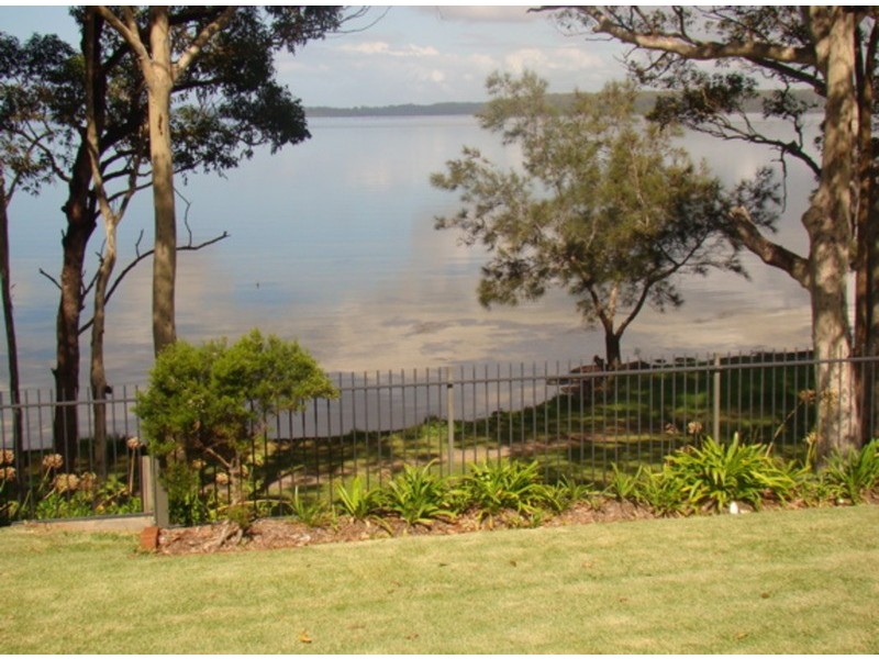 13 Walmer  Avenue, Sanctuary Point NSW 2540