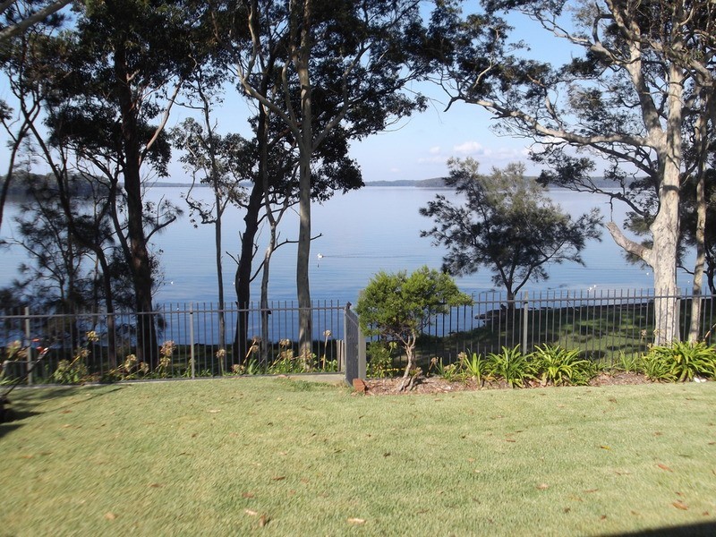 13 Walmer  Avenue, Sanctuary Point NSW 2540