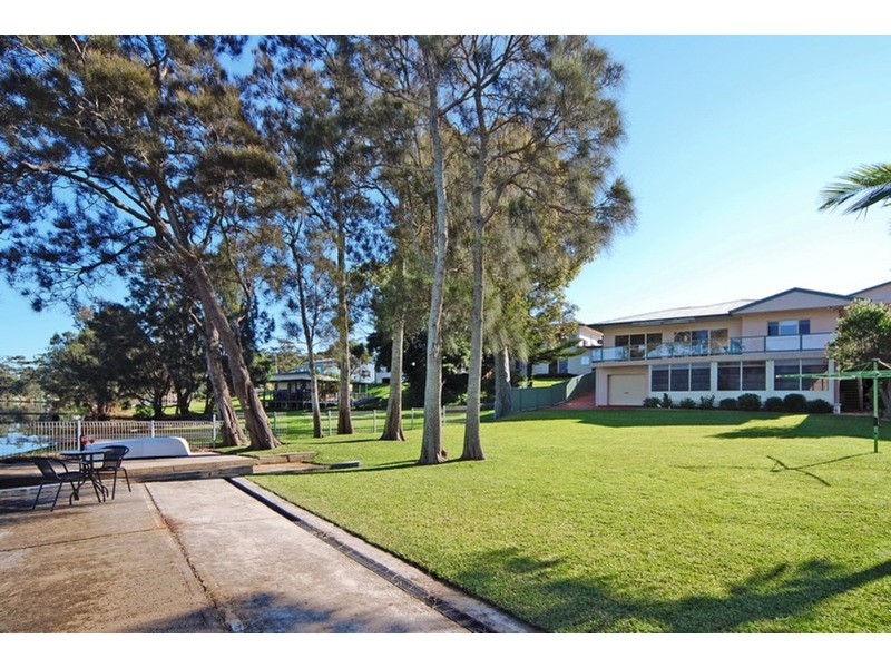 9 Kevin Crescent, St Georges Basin NSW 2540