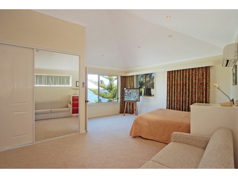 9 Kevin Crescent, St Georges Basin NSW 2540