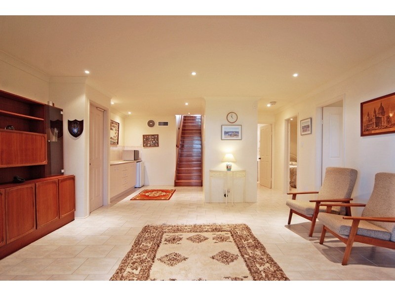 9 Kevin Crescent, St Georges Basin NSW 2540