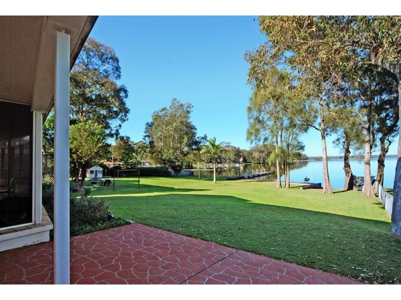 9 Kevin Crescent, St Georges Basin NSW 2540