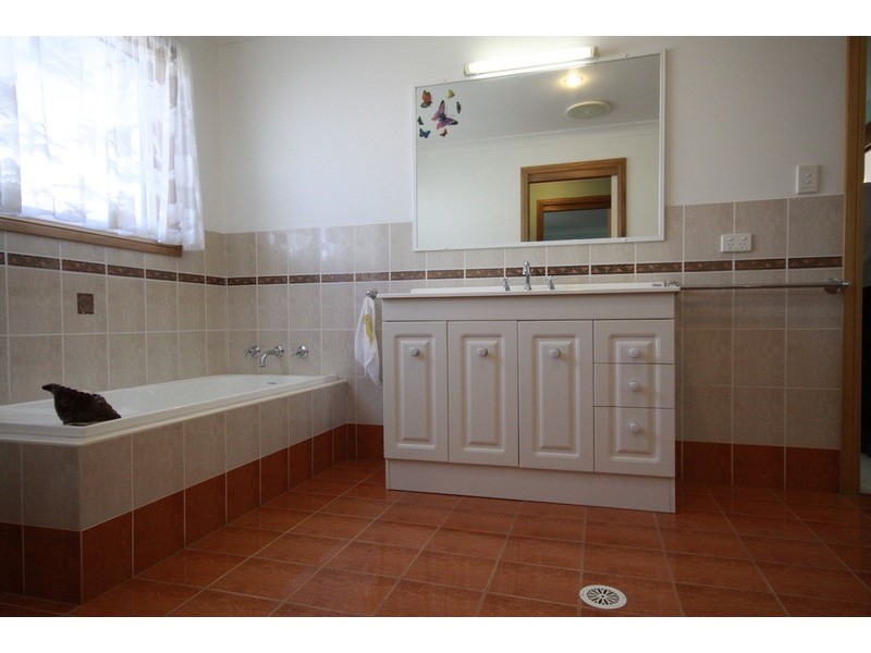 96 Fairway  Drive, Sanctuary Point NSW 2540