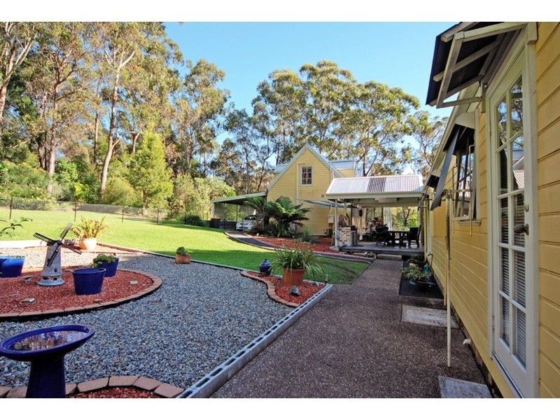 14 McArthur Drive, Falls Creek NSW 2540